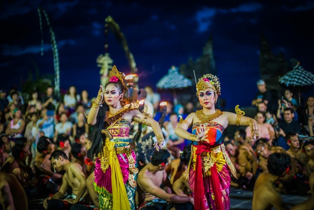 Pementasan Tari Kecak